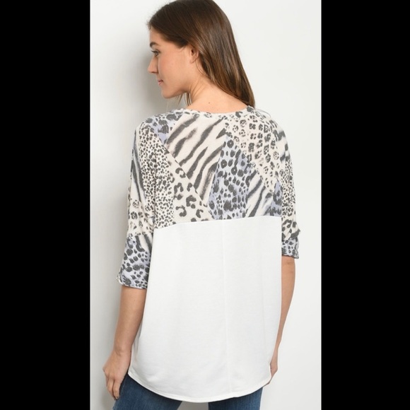 🌺🐾Animal Print Top🐾 - Picture 3 of 4
